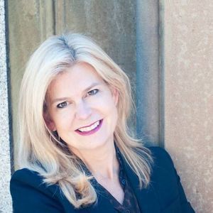 Meet your Posher, Connie